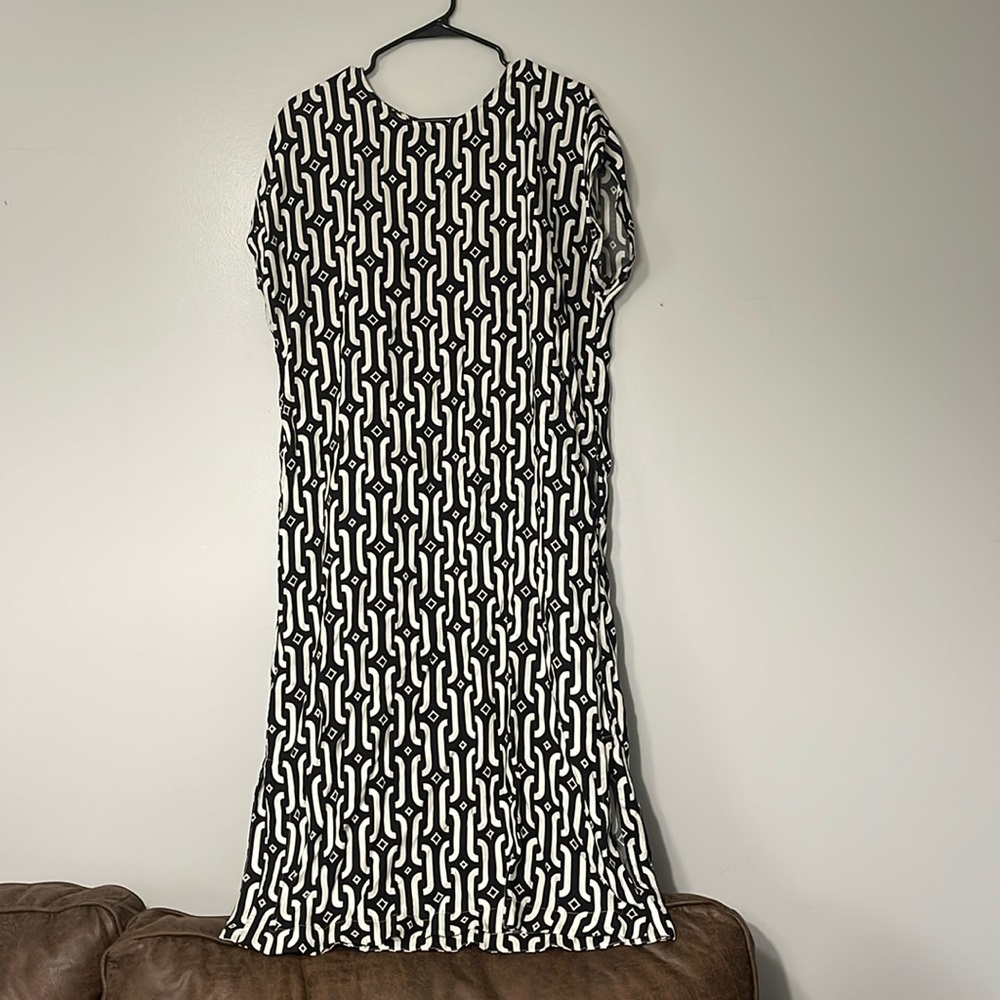 GUC Boden dress: Missing Belt: Small makeup mark from tryon on collar